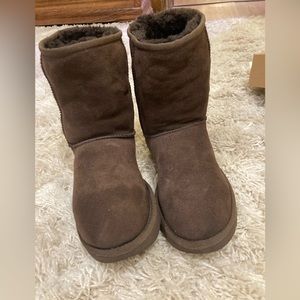 Uggs: women’s Classic Short II